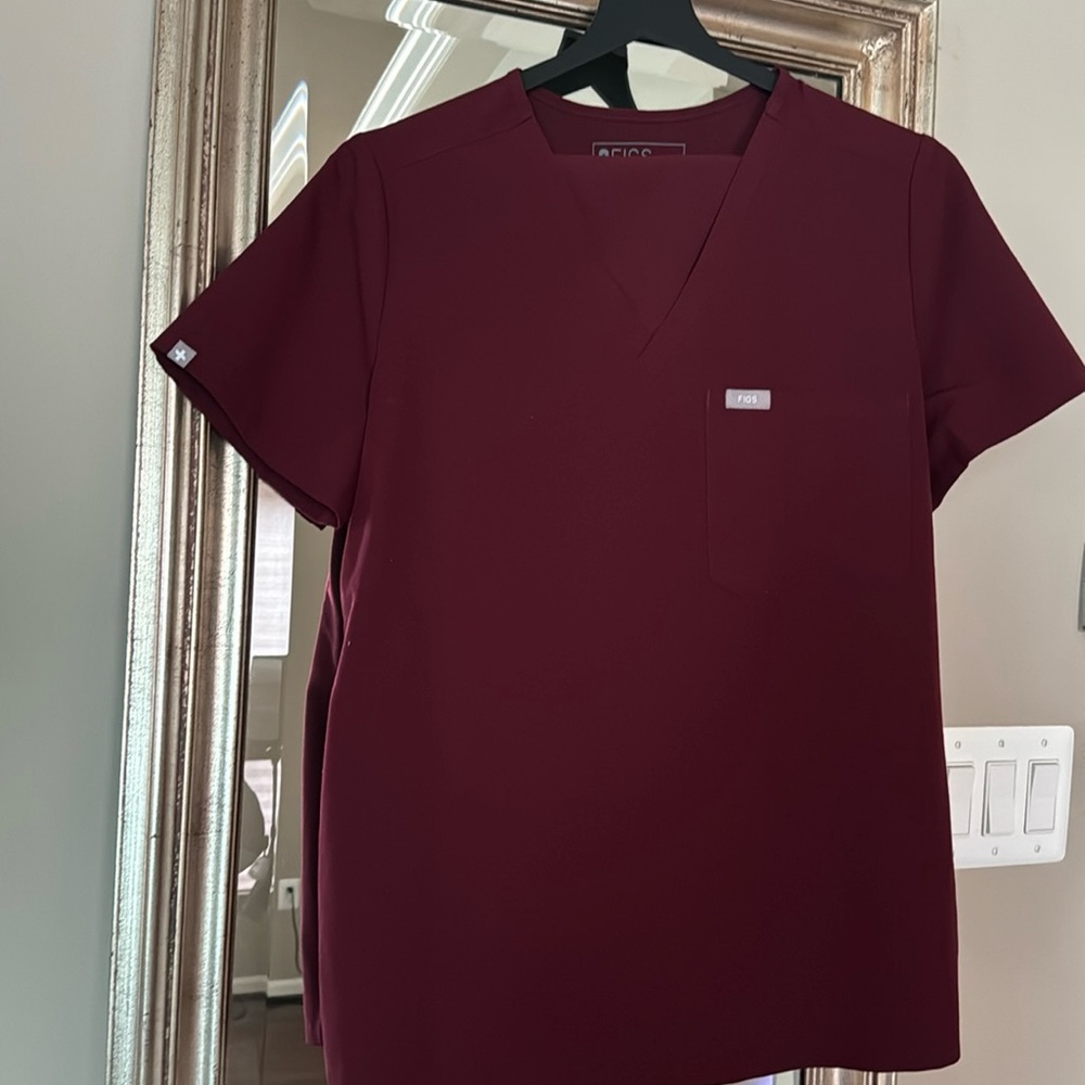 FIGS Burgundy 2-piece set